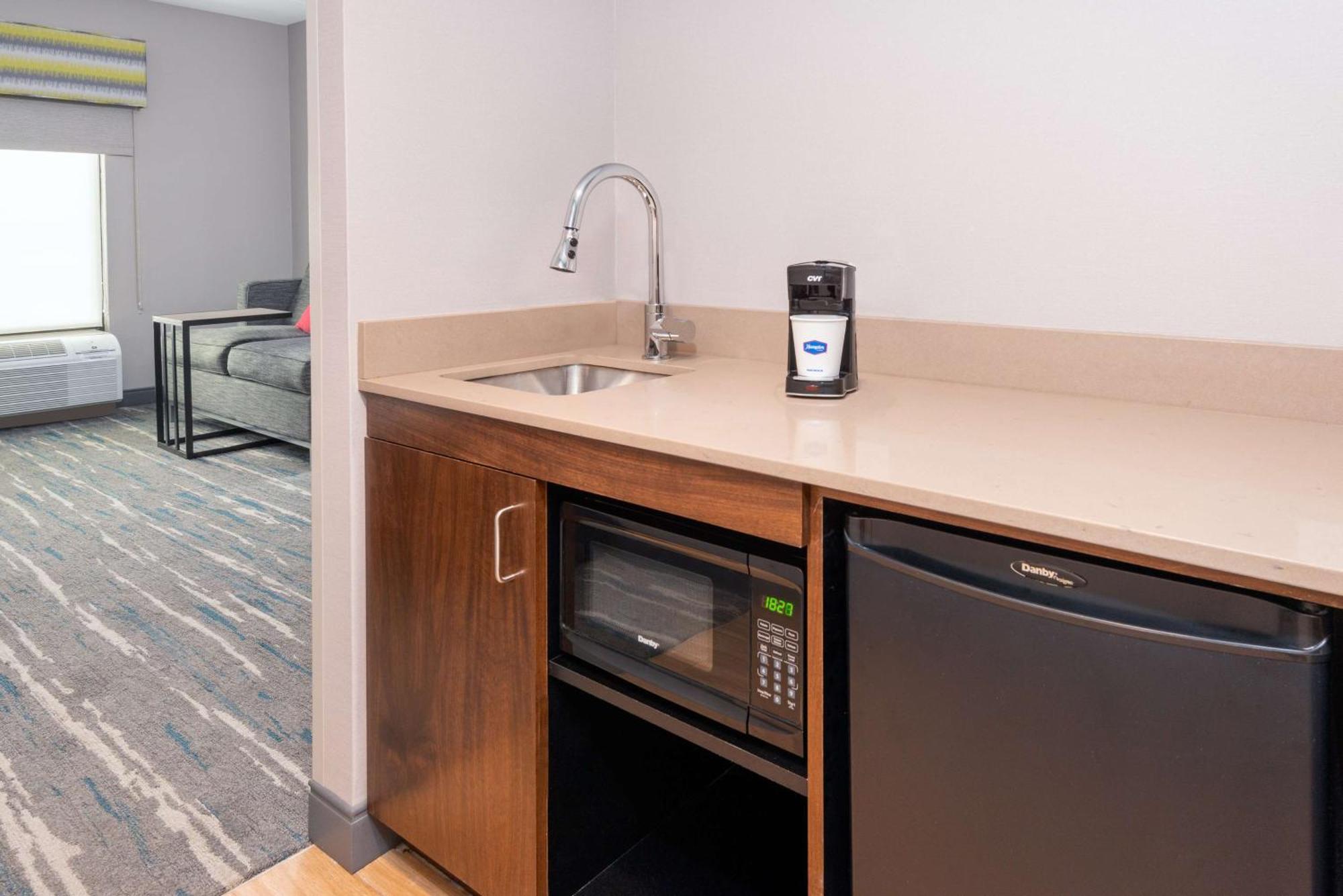Hampton Inn Coventry-Warwick Area מראה חיצוני תמונה